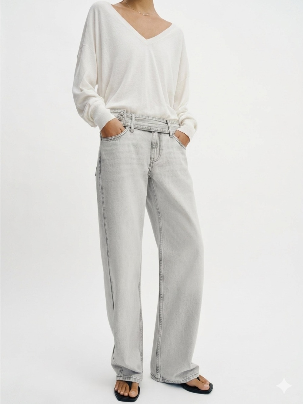 ZARA JEANS LOW RISE
STRAIGHT LEG WITH BELT
GRAY SIZE 6